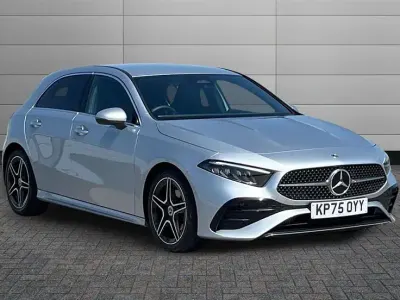 Begagnad Mercedes A200 Executive 163 HK (119 kW) 2025 Silver Halvkombi