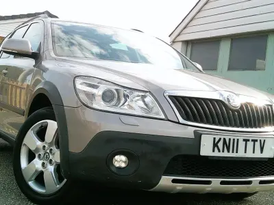 Begagnad Skoda Octavia Scout 4x4 160 HK (117 kW) 2011 Beige Kombi