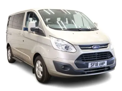 Usado Ford Tourneo 2018 Prateado Monovolume