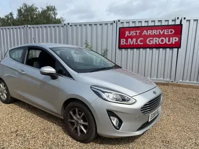 Used Ford Fiesta Zetec 70 HP (51 kW) 2018 Silver Hatchback