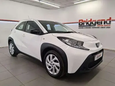Used Toyota Aygo X PURE 72 HP (52 kW) 2023 White SUV
