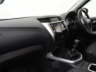 Begagnad Nissan Navara Tekna 2021 Svart Pickup