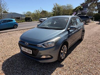 Używany Hyundai i20 SE 84 KM (61 kW) 2015 Biały Hatchback
