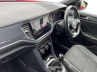 Used VW T-Roc R-line 150 HP (110 kW) 2019 Flash red SUV