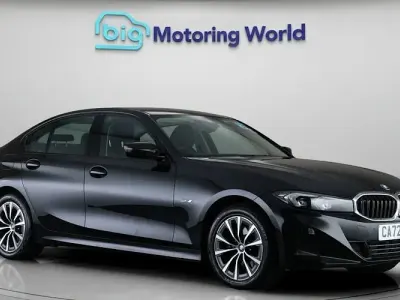 Begagnad BMW 330e Sport Line 292 HK (214 kW) 2023 Svart Sedan