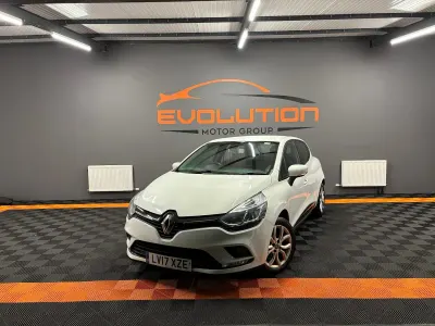 Used Renault Clio Dynamique 75 HP (55 kW) 2017 White Hatchback