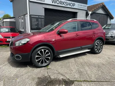Begagnad Nissan Qashqai N-TEC 2011 Röd SUV