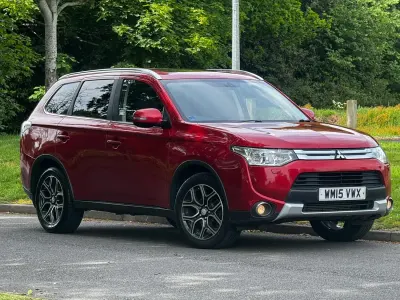 Usado Mitsubishi Outlander 150 HP (110 kW) 2015 Vermelho SUV