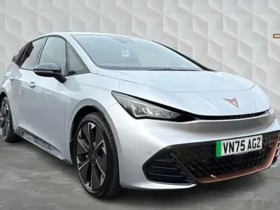 Begagnad Cupra Born e-Boost 239 kW (326 HK) 2025 Halvkombi