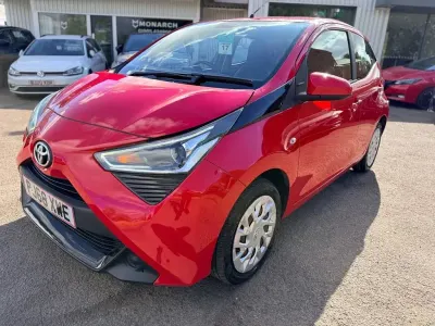 Used Toyota Aygo X-play 71 HP (52 kW) 2019 Red Hatchback