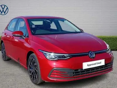 Second-hand VW Golf VIII 130 CP (95 kW) 2022