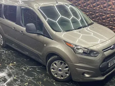 Used Ford Tourneo Connect Zetec 120 HP (88 kW) 2017 Silver MPV