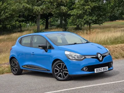 Used Renault Clio Dynamique 90 HP (66 kW) 2014 Blue Hatchback