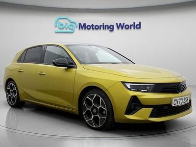 Used Vauxhall Astra Ultimate 129 HP (94 kW) 2023 Yellow/black Hatchback