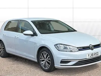 Usado VW Golf VII SE 131 HP (96 kW) 2018 Prateado Citadino