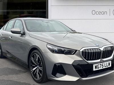 Begagnad BMW 530e M Sport 295 HK (216 kW) 2025 Grå