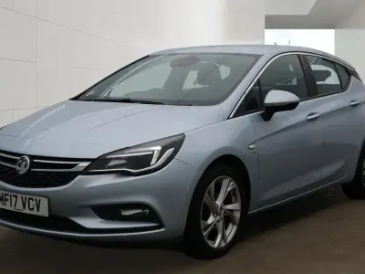 Used Vauxhall Astra SRi 150 HP (110 kW) 2017 Silver Hatchback