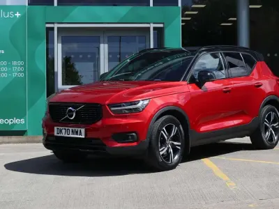 Used Volvo XC40 R-Design 163 HP (119 kW) 2020 Red SUV