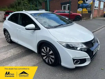 Used Honda Civic SE Plus 142 HP (104 kW) 2015 White Hatchback