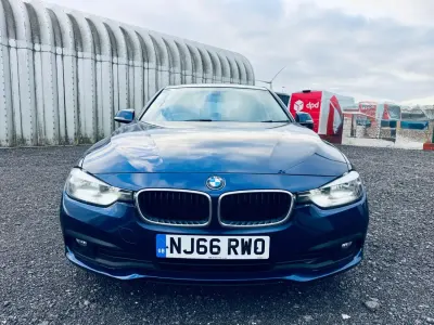 Begagnad BMW 320 Efficient Dynamics 2016 Blå Sedan