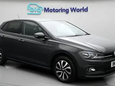 Usado VW Polo Active 95 HP (69 kW) 2021 Cinzento Citadino