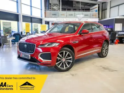 Używany Jaguar F-Pace R-Dynamic 204 KM (150 kW) 2022 Czerwony SUV