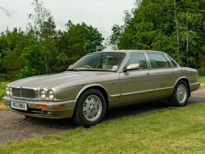 Used Jaguar XJ Sovereign 211 HP (155 kW) 1996 Beige Sedan