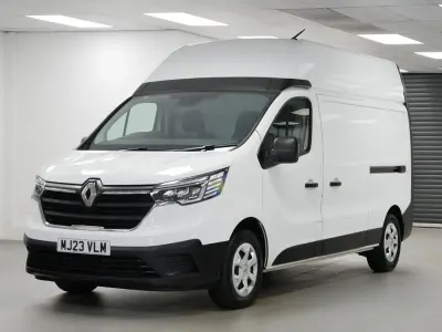 Used Renault Trafic Business 150 HP (110 kW) 2023 White MPV