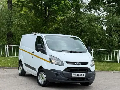 Used Ford Transit Custom 105 HP (77 kW) 2018 White Van