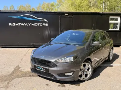 Used Ford Focus ST-Line 120 HP (88 kW) 2016 Grey Hatchback