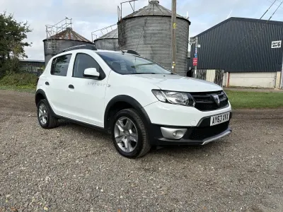 Gebraucht Dacia Sandero Ambiance 90 PS (66 kW) 2013 Weiß Kleinwagen