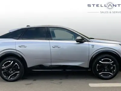 Second-hand Peugeot e-3008 GT 152 kW (207 CP) 2025 Gri SUV