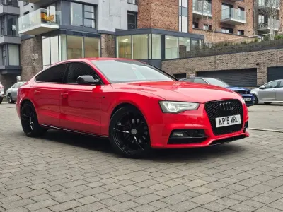 Begagnad Audi A5 Black Edition 2015 Röd Sportkupé