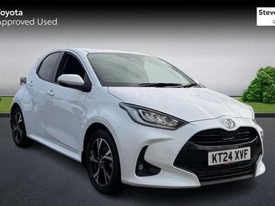 Usado Toyota Yaris Hybrid Design 116 HP (85 kW) 2026 Citadino