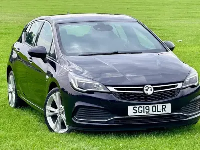 Used Vauxhall Astra SRi 150 HP (110 kW) 2019 Blue Hatchback