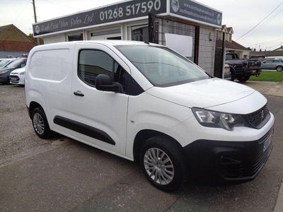 White Used 2019 Peugeot Partner MPV | £5,795 (Expensive)
