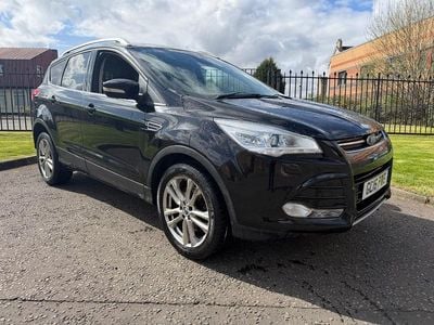 Usado Ford Kuga Titanium X 163 HP (119 kW) 2016 Preto SUV