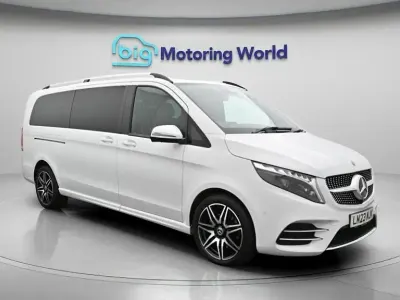Used Mercedes V300 AMG line 237 HP (174 kW) 2023 White MPV