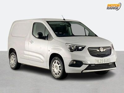 Używany Vauxhall Combo 100 KM (73 kW) 2023 Biały Minivan