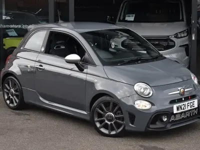 Begagnad Abarth 595 Turismo 165 HK (121 kW) 2021 Grå Halvkombi