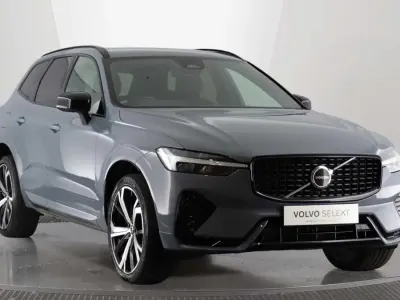 Used Volvo XC60 R-Design 194 HP (142 kW) 2022 SUV