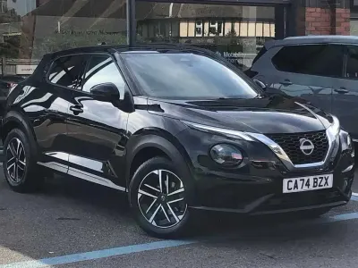 Gebraucht Nissan Juke N-Connecta 112 PS (82 kW) 2024 Schwarz SUV