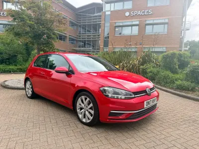 Used VW Golf VII SE 125 HP (91 kW) 2017 Red Hatchback