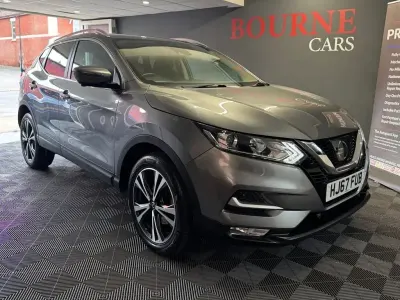 Begagnad Nissan Qashqai N-Connecta 115 HK (84 kW) 2017 Grå SUV