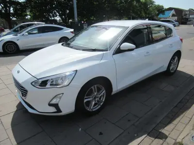 Used Ford Focus Zetec 125 HP (91 kW) 2018 White Hatchback