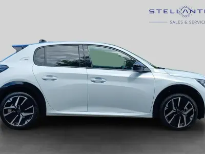 Used Peugeot 208 Premium 143 HP (105 kW) 2025 White Hatchback