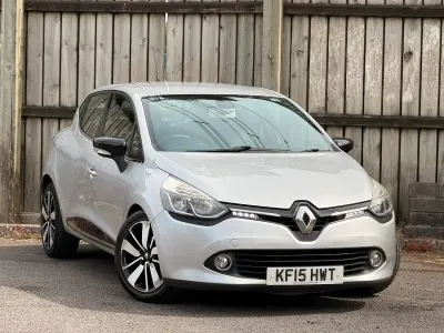 Used Renault Clio Dynamique 90 HP (66 kW) 2015 Silver Hatchback