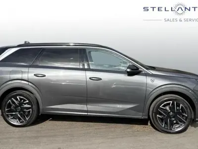 Używany Peugeot 5008 GT 134 KM (98 kW) 2024 Szary SUV