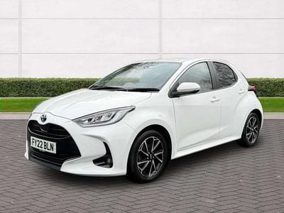 Used Toyota Yaris Hybrid Design 2022 White Hatchback