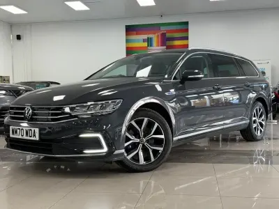 Begagnad VW Passat GTE 218 HK (160 kW) 2021 Grå Kombi